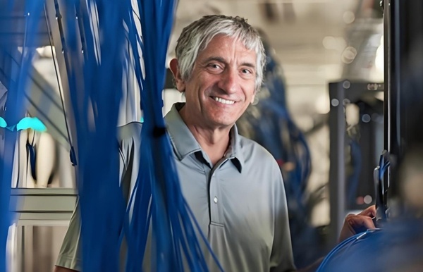 约翰·马丁尼斯（John M. Martinis）